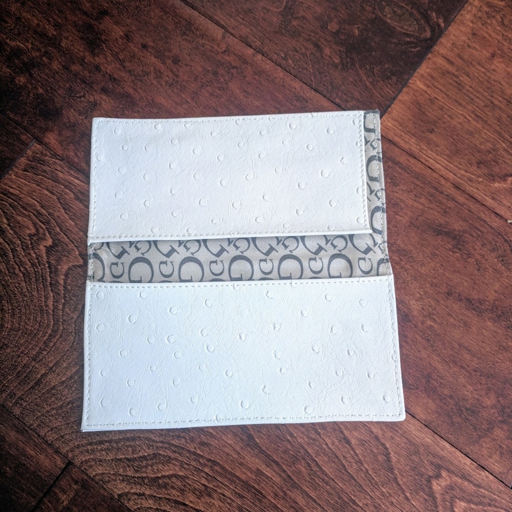 New Guess Money Holder White